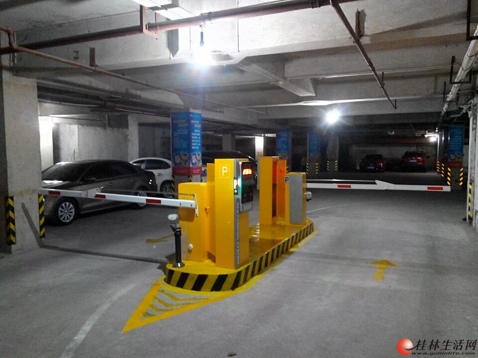 智慧通行新篇章 道閘、人行道擺閘與大型停車(chē)場(chǎng)智能收費(fèi)系統(tǒng)構(gòu)筑現(xiàn)代智能停車(chē)場(chǎng)